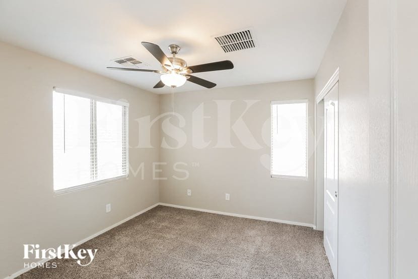 Building Photo - 2226 S Buckaroo Trail