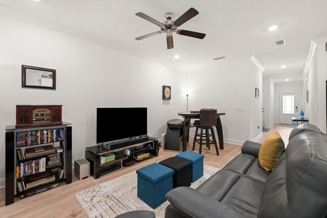 Building Photo - 157 JRS Wy