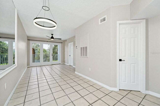 Building Photo - 2954 Sadina St