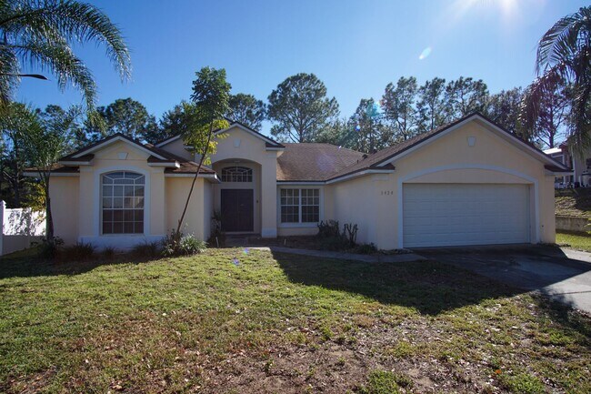 Building Photo - 4 bed Family Single Home Available for Rent in Davenport !!!
