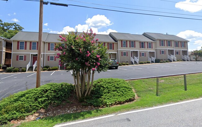 Building Photo - 204-5 Oak Street (CW)