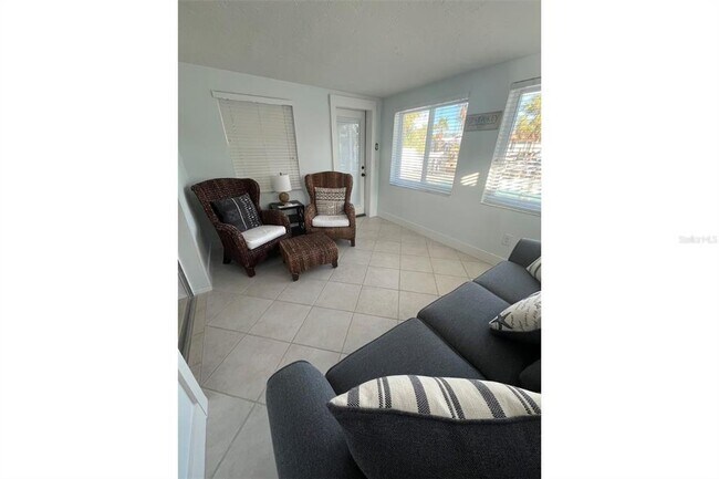 Building Photo - 345 Avenida Leona