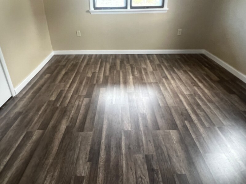 Building Photo - 130 S Apple St