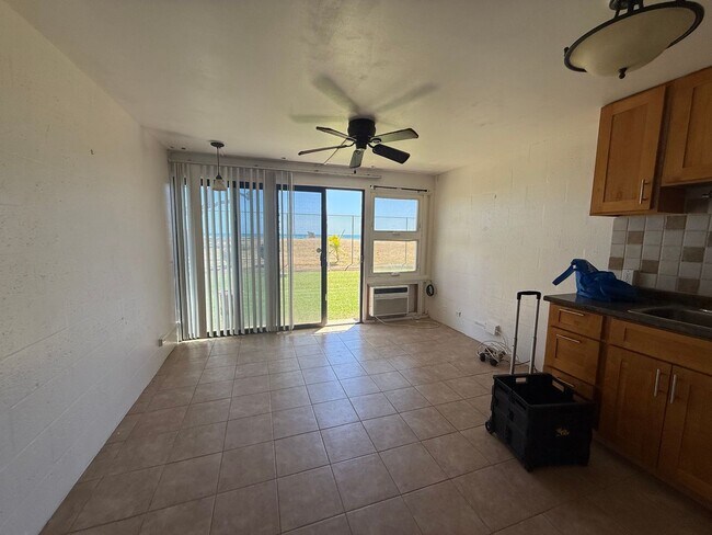 Building Photo - Makaha Surfside
