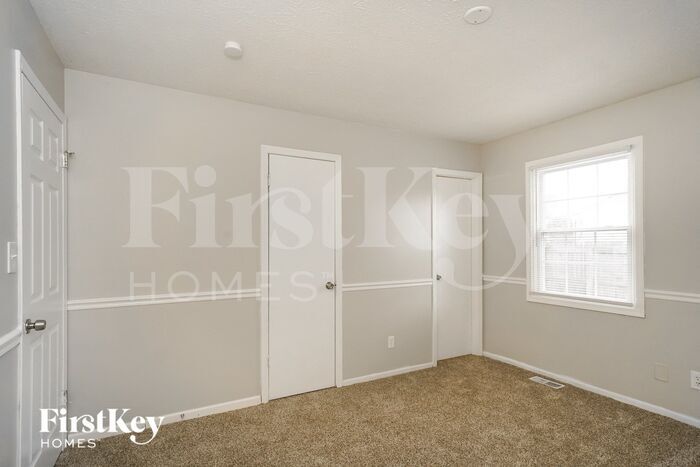Building Photo - 5717 Simmul Ln