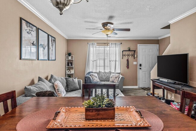Primary Photo - 100 Woodstone Dr