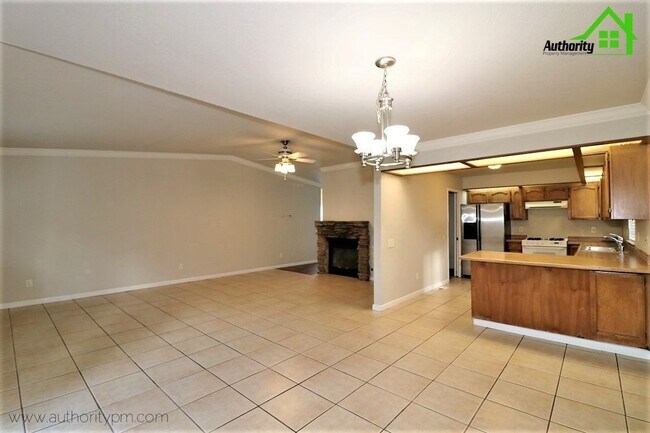 Building Photo - 866 Spaniel Dr