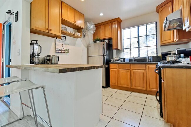 Building Photo - 2775-2777 E.21st Street