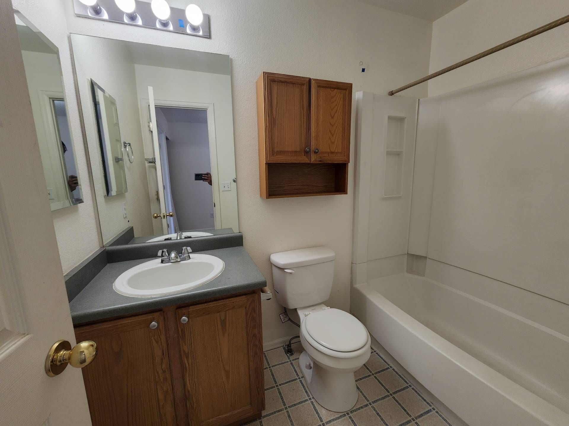 Building Photo - 4672 Saddle Ridge Dr