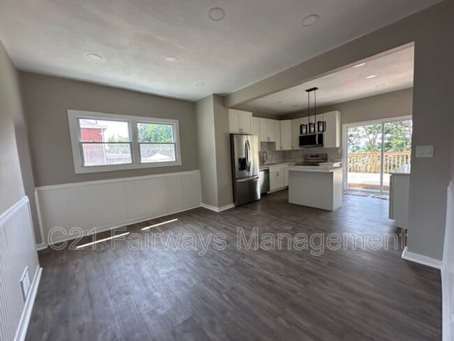 Building Photo - 3741 Wapello St