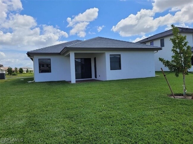 Building Photo - 5051 Florence Dr