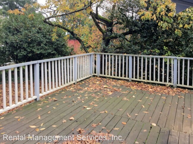 Building Photo - 2 br, 2 bath House - 7224 SW 5th Ave