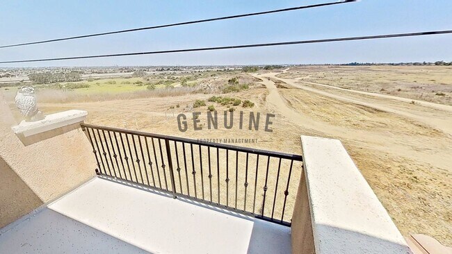 Building Photo - Spacious 3Bd 2.5Ba 2 Story Home w/ Fabulou...