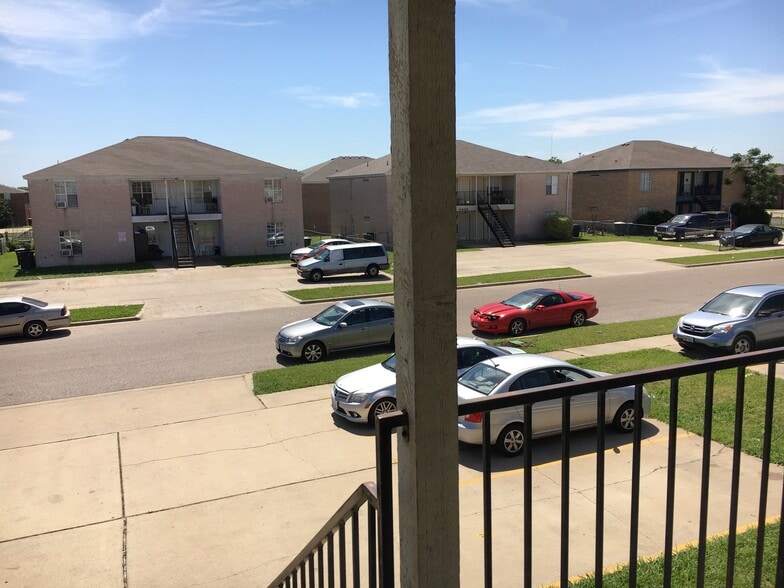 Building Photo - 3405 Barcelona Drive