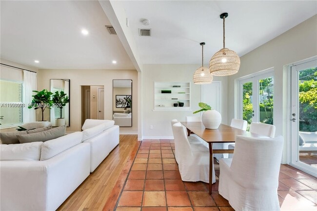 Building Photo - 414 Camilo Ave