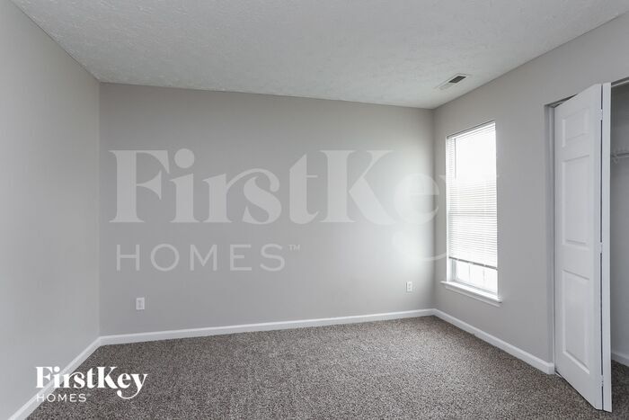 Building Photo - 2847 Maidenhair Dr