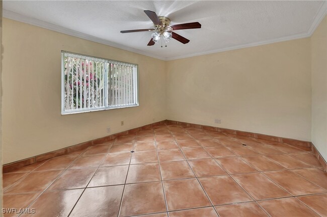 Building Photo - 639 Pompano Dr
