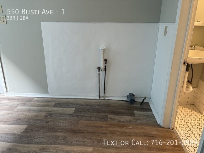 Building Photo - 550 Busti Ave