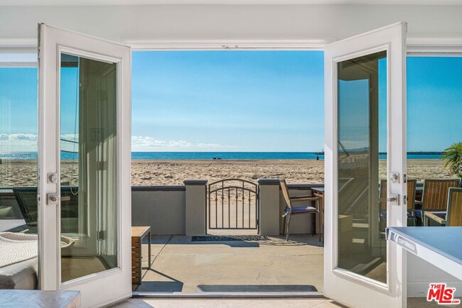 Building Photo - 6419 Ocean Front Walk