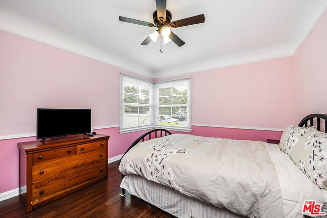 Building Photo - 4439 Arcola Ave