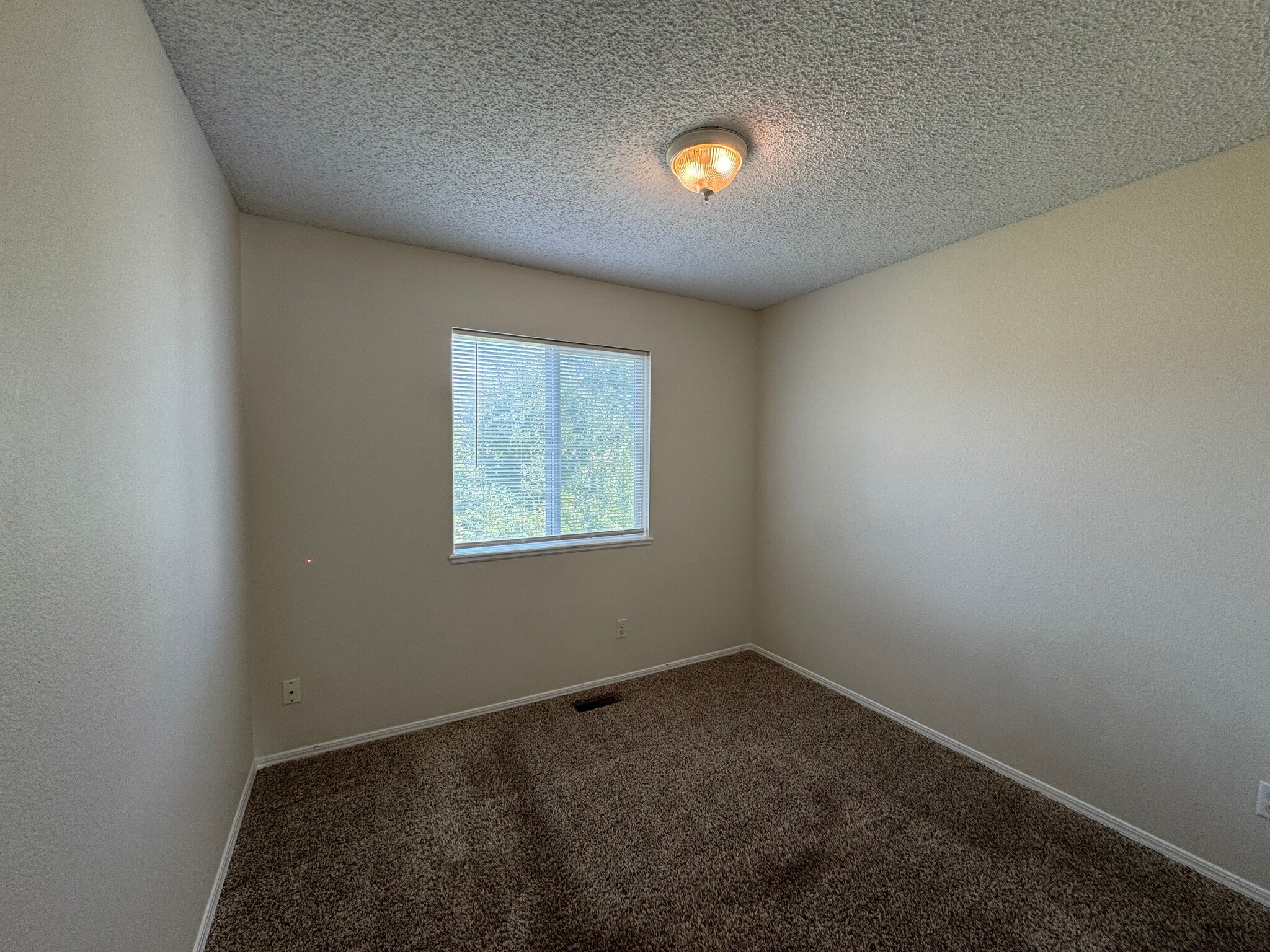 Building Photo - 879 Barn Owl Dr