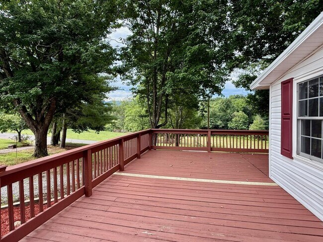 Building Photo - 6710 Cedar Creek Rd