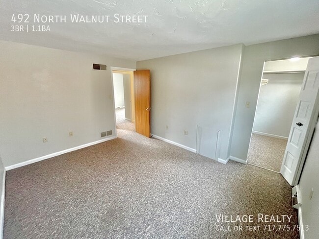 Building Photo - 492 N Walnut St