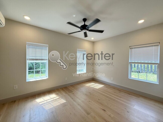 Building Photo - 1072 Amelia Ct