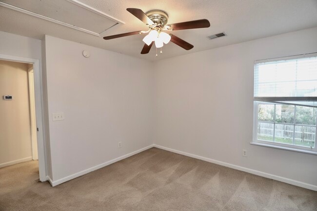 Building Photo - 1749 Mossberg Dr