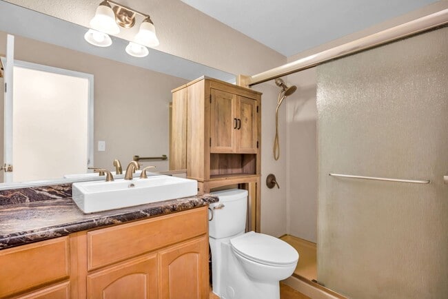 Building Photo - 305 Uala Pl