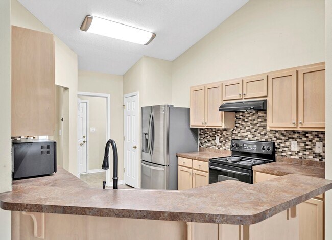 Building Photo - 4bed/2bath...Navarre home!