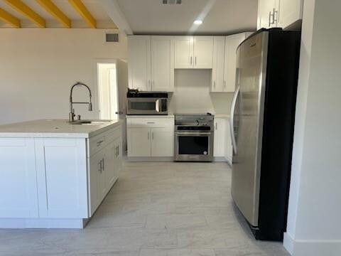 Building Photo - 821 N B St