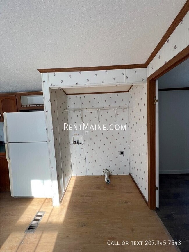 Building Photo - 30 Exeter Rd