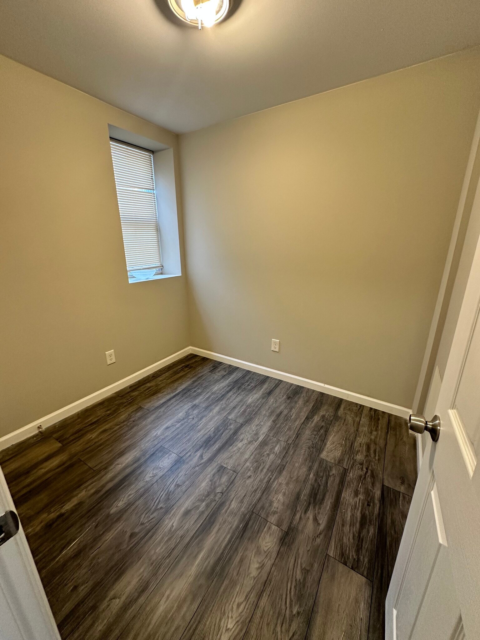 Building Photo - 1920 S Bonsall St