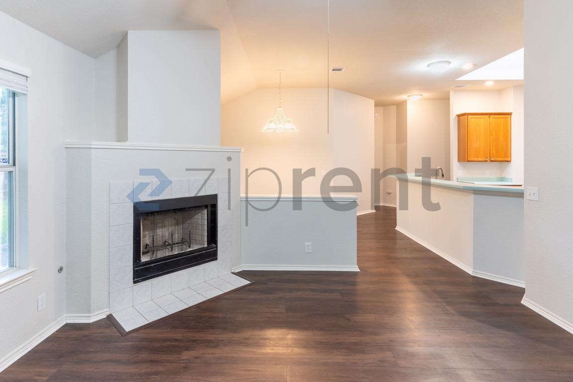 Building Photo - Unit