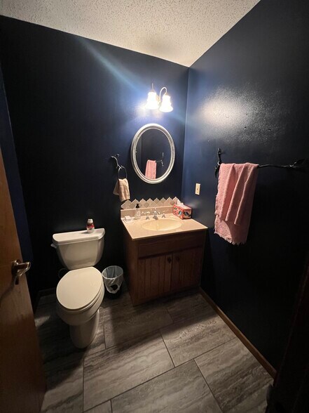 Building Photo - 2477 28 1/2 St