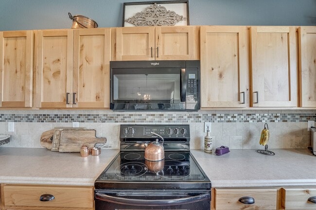 Building Photo - Stunning 4 Bed, 3 1/2 Bath House in Severance!