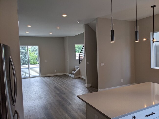 Building Photo - Modern 3-Bedroom Home in Prime Arvada Location