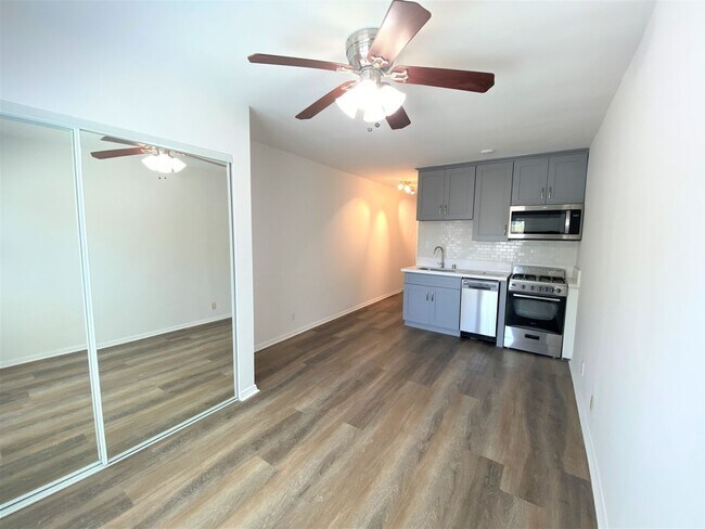 Building Photo - 1420 Seward St.