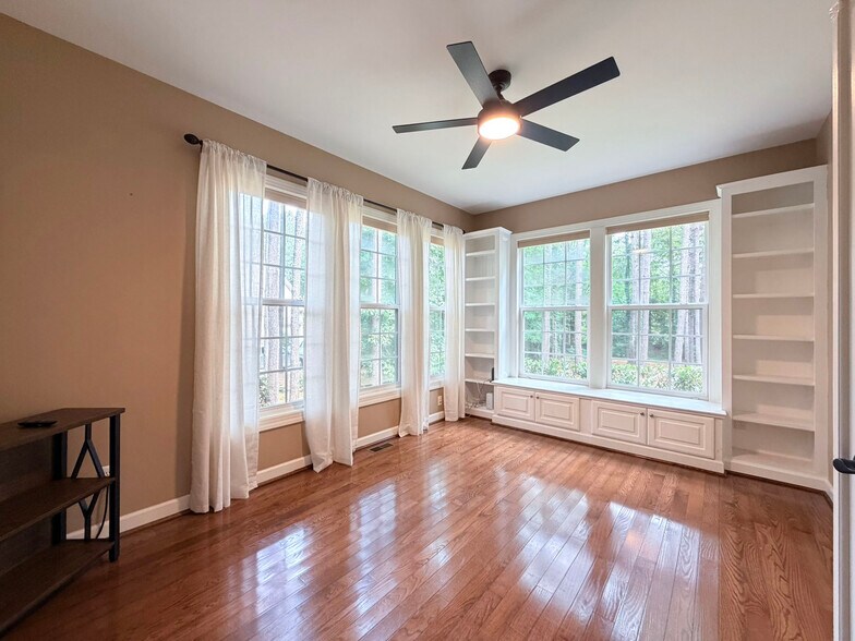 Building Photo - 5604 Pine Rock Ct