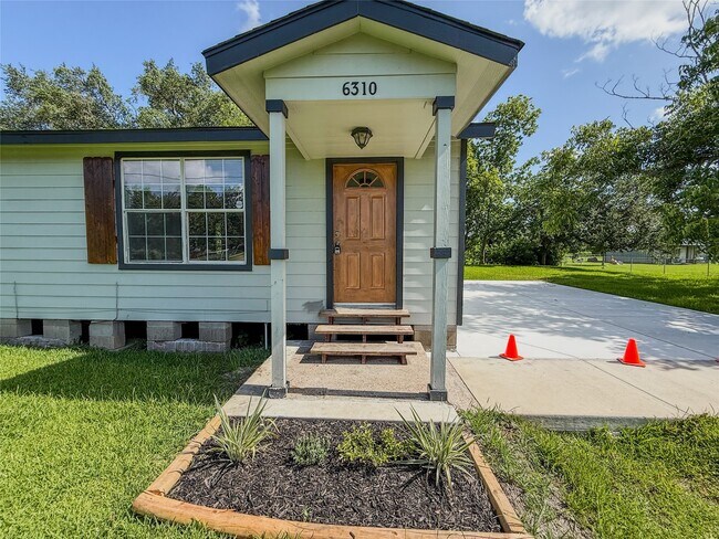Building Photo - 6310 Brookside Rd