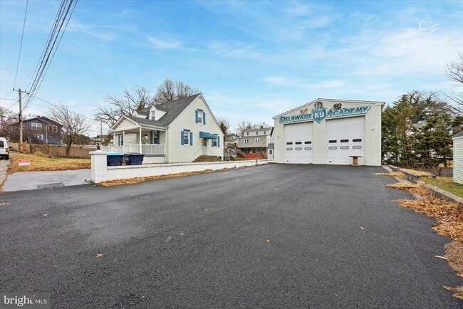 Building Photo - 103 Valley Rd