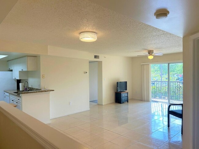 Building Photo - 1300 Crestwood Ct S