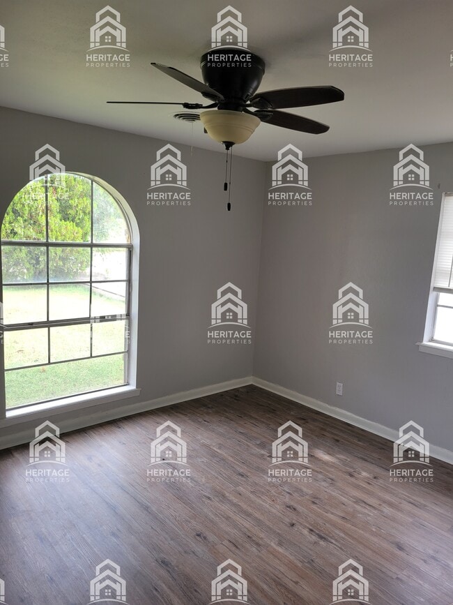 Building Photo - 1809 Fairfax Ave