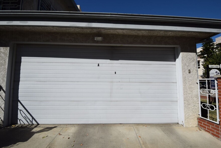 Building Photo - 11204 Peach Grove St