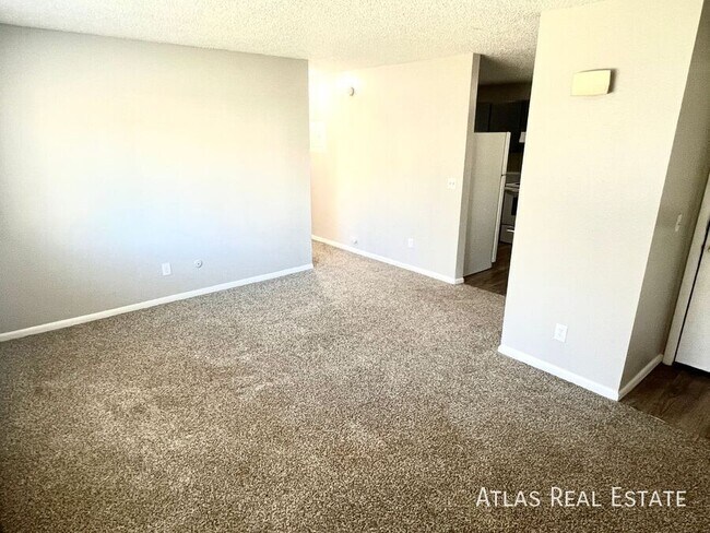 Building Photo - 405 St Vrain Pl