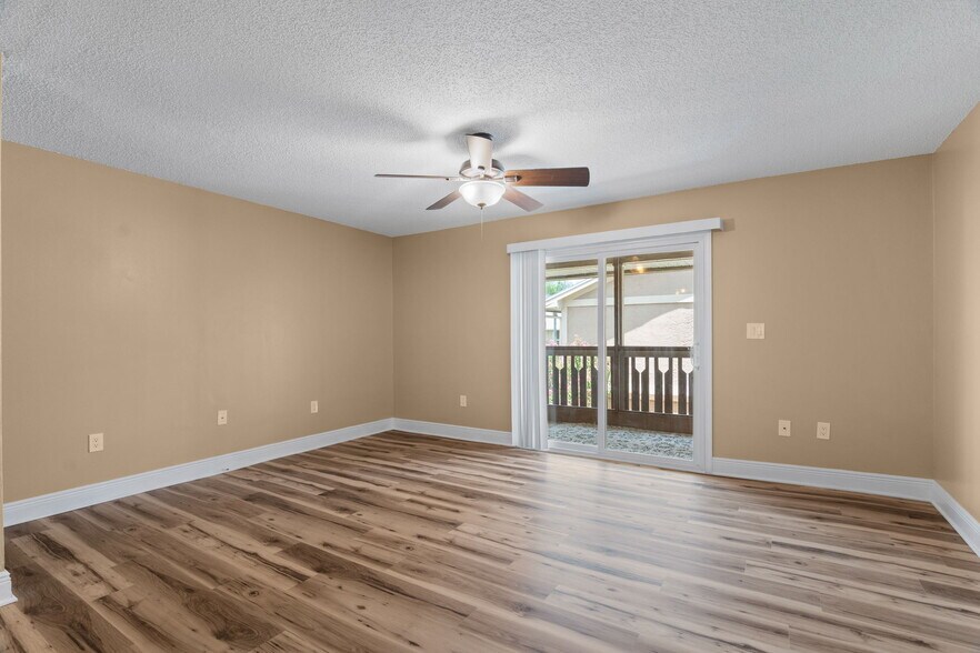 Building Photo - 252 Ulster Ln