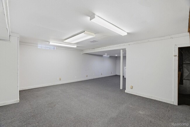 Building Photo - 1111 Holland St