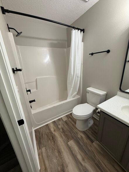 Upstairs Bathroom - 272 Swaying Pine Ct