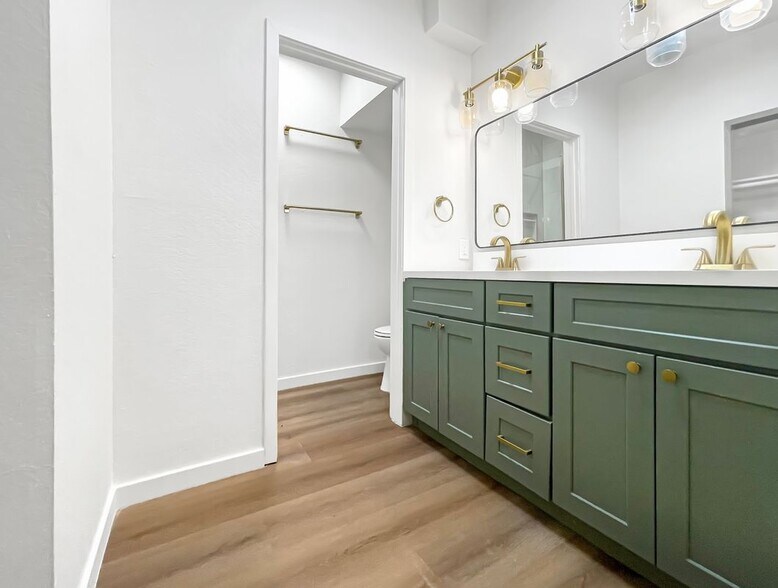 Building Photo - 1335 W 139th, 101